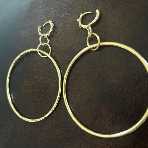 6 Pairs of Stylish Fashion & Designer Hoops - Picture 6 of 12